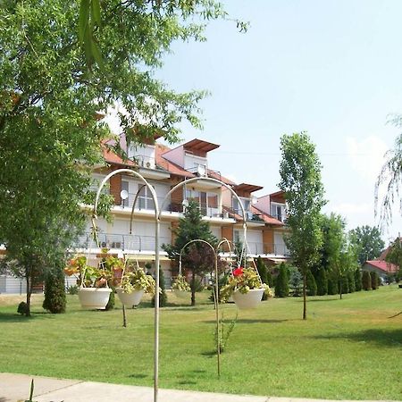 Cserke Napfeny Apartman Cserkeszolo Luaran gambar